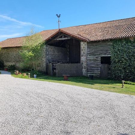 Chambres Et Gite Dans Un Lieu Calme Et Champetre Gourge Les Grippeaux Proche Parthenay ภายนอก รูปภาพ